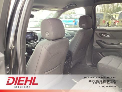 Used 2023 Chevrolet Traverse LT image 15