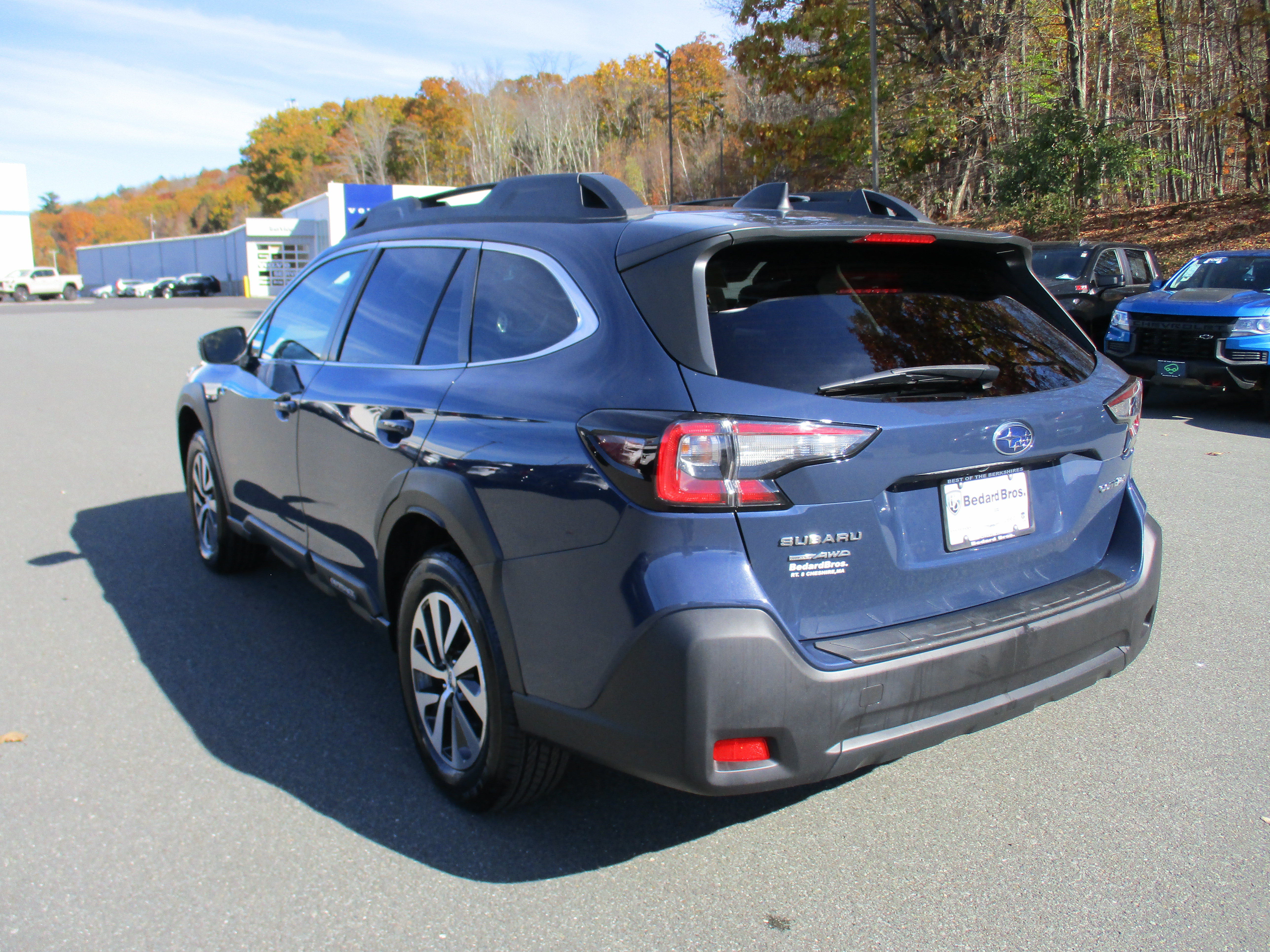 Used 2023 Subaru Outback Premium AWD/4WD image 7