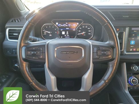 Used 2021 GMC Yukon XL Denali w/ Denali Premium Package AWD/4WD image 27