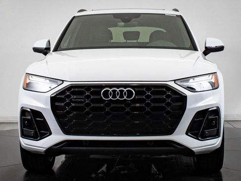 Used 2025 Audi Q5 2.0T Premium w/ Convenience Plus Package AWD/4WD image 2