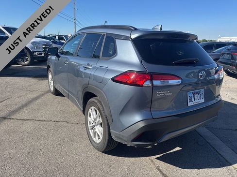Used 2024 Toyota Corolla Cross LE w/ Moonroof Package image 7
