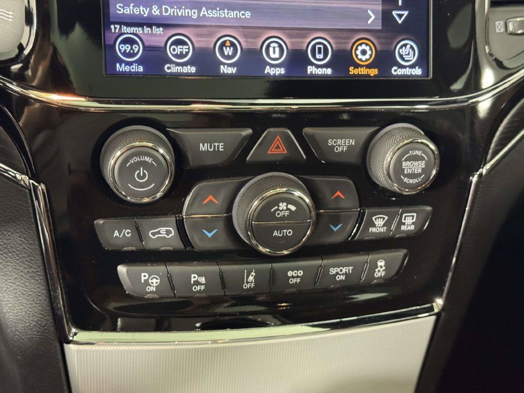 Used 2020 Jeep Grand Cherokee Summit AWD/4WD image 26