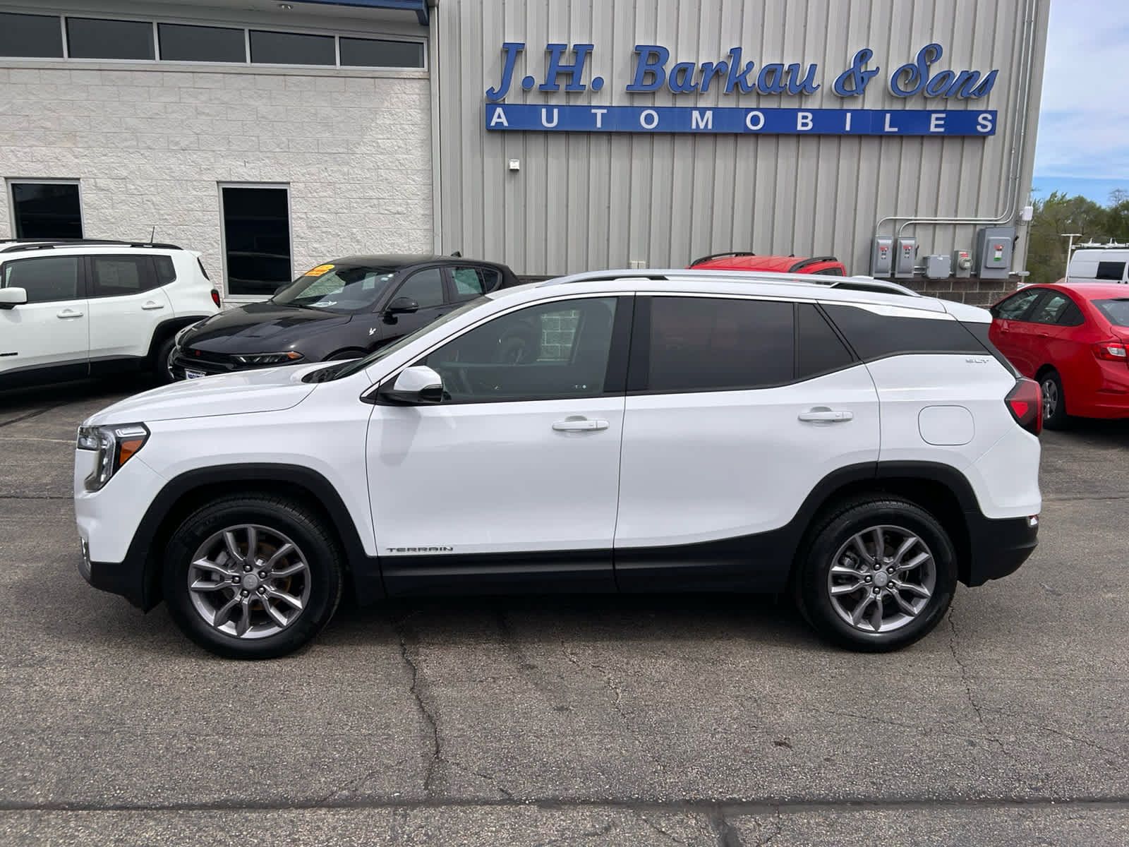 Used 2023 GMC Terrain SLT w/ Tech Package AWD/4WD image 7