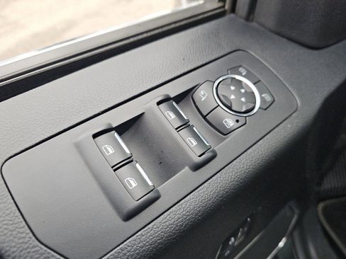 Used 2015 Ford F150 Platinum w/ Equipment Group 701A Luxury image 29