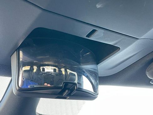 Used 2025 Chrysler Pacifica Select image 57