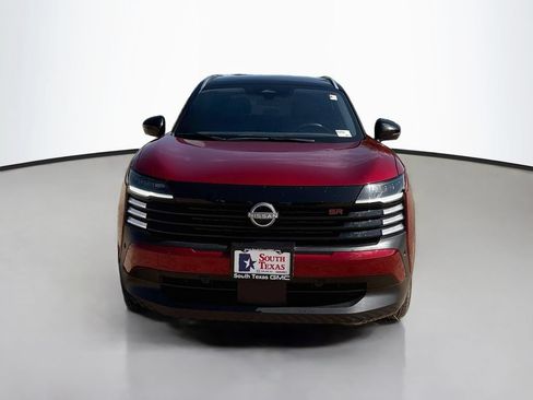 Used 2025 Nissan Kicks SR FWD image 2