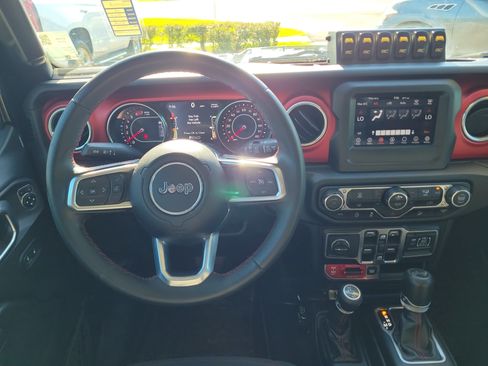 Used 2018 Jeep Wrangler Unlimited Rubicon AWD/4WD image 15