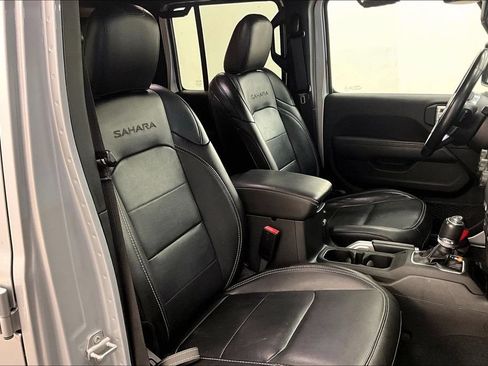 Used 2022 Jeep Wrangler Unlimited Sahara AWD/4WD image 6