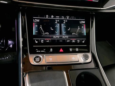 Used 2022 Audi Q8 Prestige AWD/4WD image 35