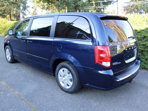 Used 2012 Dodge Grand Caravan SE image 4