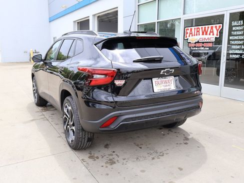 New 2026 Chevrolet Trax RS FWD image 8