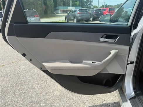 Used 2019 Hyundai Sonata SE FWD image 31