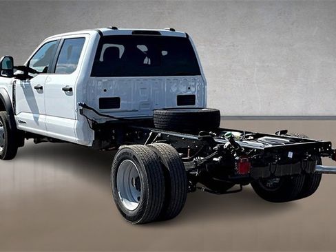 New 2026 Ford F550 4x4 Crew Cab Super Duty w/ XL Chrome Package image 3