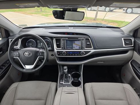 Used 2019 Toyota Highlander Limited AWD/4WD image 14