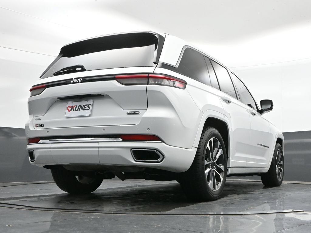 Used 2022 Jeep Grand Cherokee Overland AWD/4WD image 40