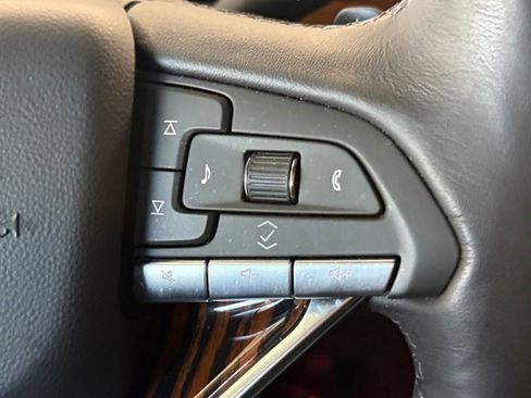 Certified 2024 Cadillac Escalade Premium Luxury image 10