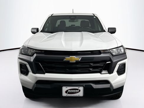 Used 2023 Chevrolet Colorado LT AWD/4WD image 7