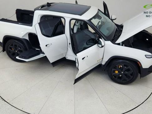 Used 2025 Rivian R1T Premium AWD/4WD image 81