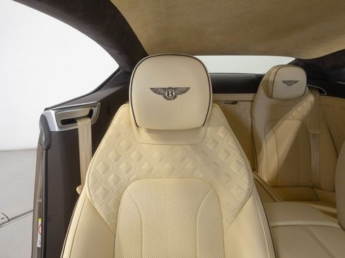 Used 2022 Bentley Continental GT AWD/4WD image 49