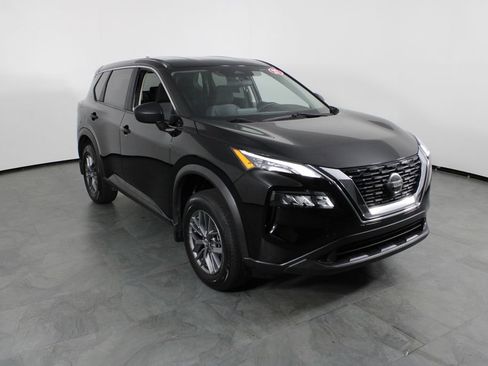Used 2021 Nissan Rogue S FWD image 4