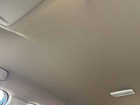 Used 2023 Nissan Rogue S image 17