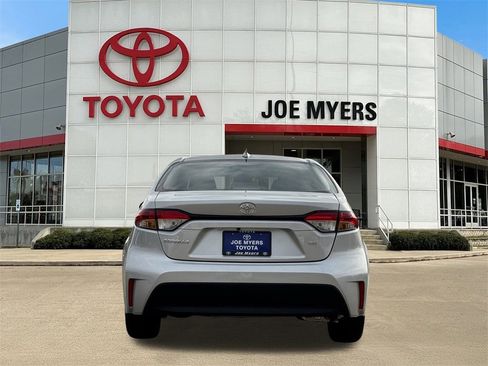 Certified 2026 Toyota Corolla LE image 8