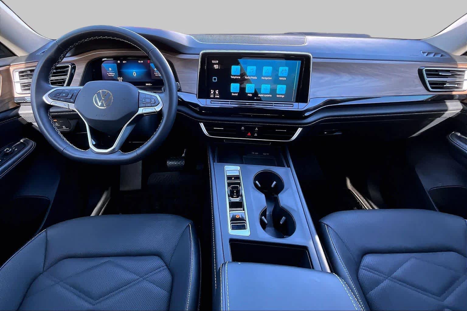 Used 2024 Volkswagen Atlas SE FWD image 15