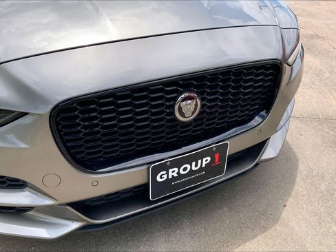 Used 2020 Jaguar XE S RWD image 29