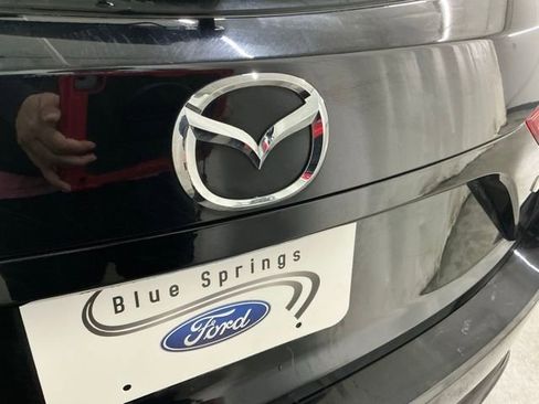 Used 2018 MAZDA MAZDA3 Touring image 5