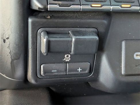 Used 2021 GMC Sierra 1500 AT4 w/ AT4 Premium Package image 18