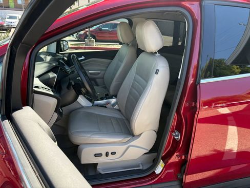 Used 2016 Ford C-MAX Energi SEL w/ Equipment Group 302A FWD image 10