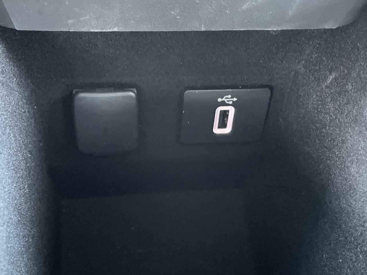 Used 2017 Lincoln MKZ Select w/ Select Plus Package FWD image 24