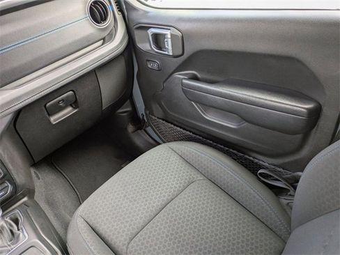 Used 2024 Jeep Wrangler Unlimited Rubicon 4xe image 16