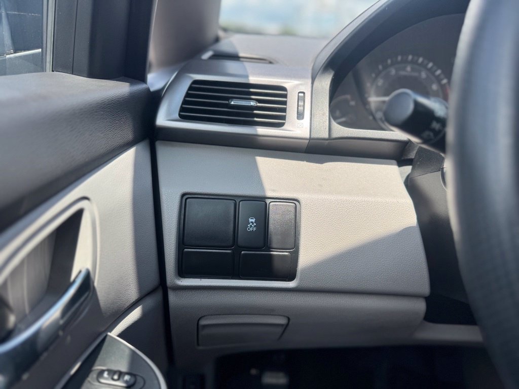 Used 2015 Honda Odyssey LX image 32
