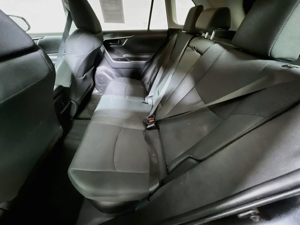Used 2020 Toyota RAV4 LE w/ Carpet Mat Package AWD/4WD image 21