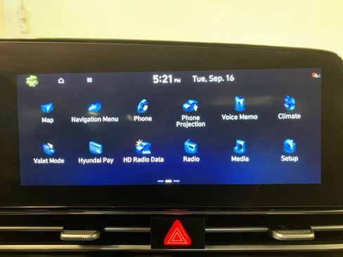 Used 2023 Hyundai Elantra SEL w/ Convenience Package image 25