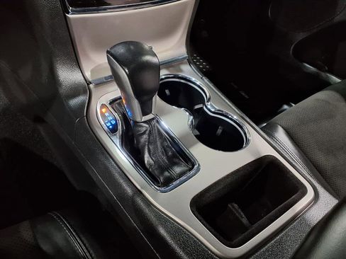 Certified 2021 Jeep Grand Cherokee Laredo X image 10