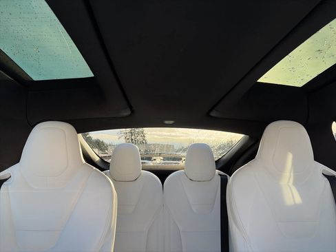 Used 2016 Tesla Model X 75D image 39