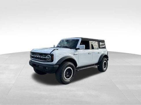 Used 2021 Ford Bronco Outer Banks w/ Sasquatch Package image 2