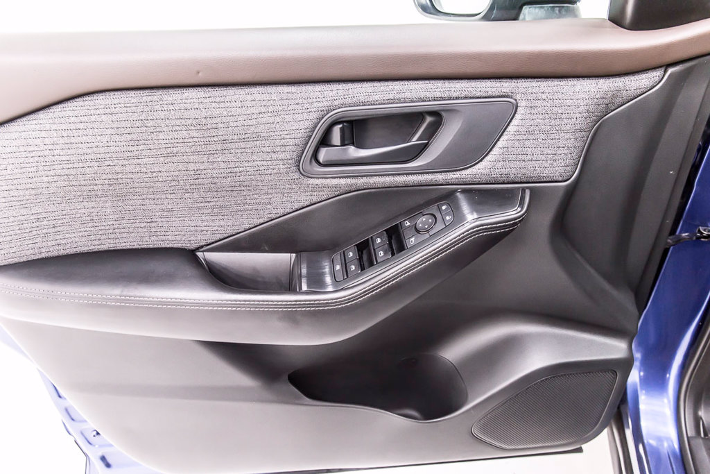 Used 2021 Nissan Rogue S FWD image 22