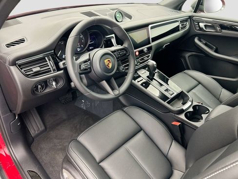 Used 2026 Porsche Macan AWD/4WD image 4