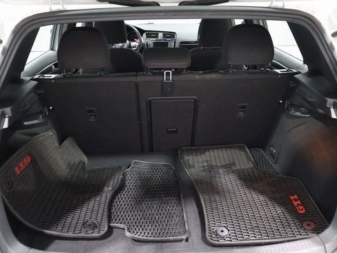 Used 2017 Volkswagen Golf S image 15