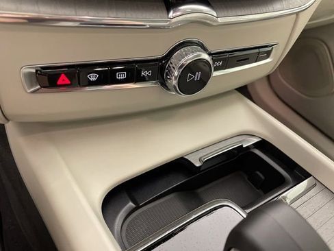 Certified 2024 Volvo XC60 T8 Plus w/ Protection Package Premier AWD/4WD image 34