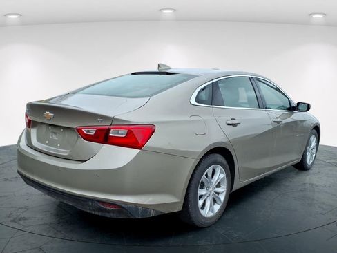 Used 2024 Chevrolet Malibu LT image 3