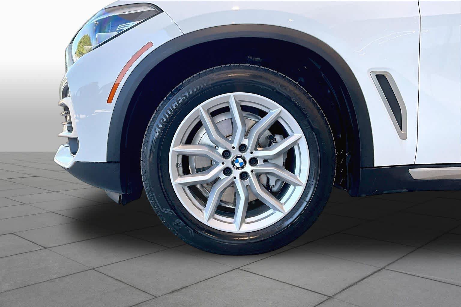 Used 2019 BMW X5 xDrive40i w/ Convenience Package AWD/4WD image 10