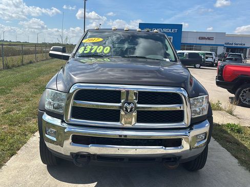 Used 2017 RAM 5500 Tradesman w/ Max Tow Package image 2