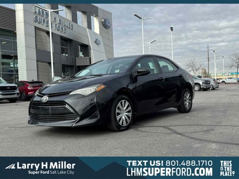 Used 2018 Toyota Corolla LE image 1