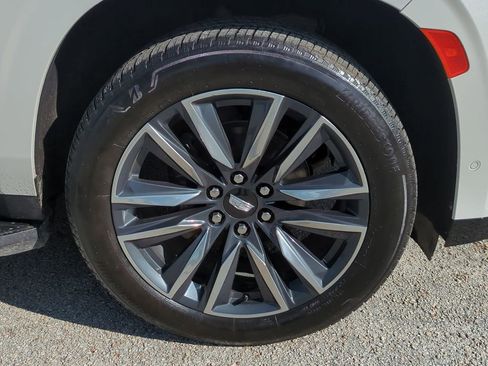 Used 2023 Cadillac Escalade Sport RWD image 11