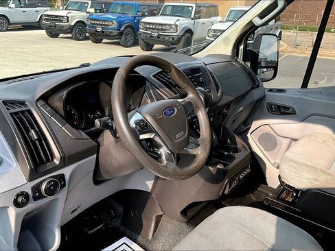 Used 2016 Ford Transit 250 138 RWD image 12