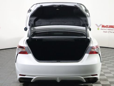 Used 2023 Toyota Camry LE image 9